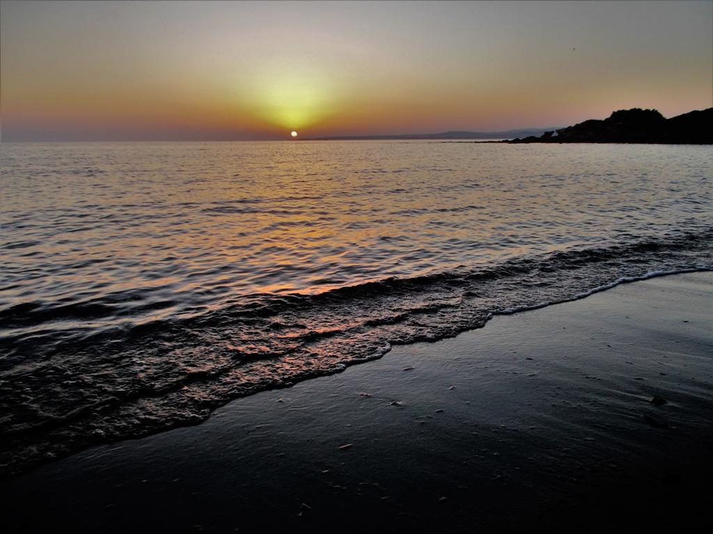 Pineta Spiaggia Grande Calasetta Exteriör bild